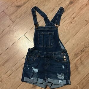 Cute Short Overalls 🪴 size small